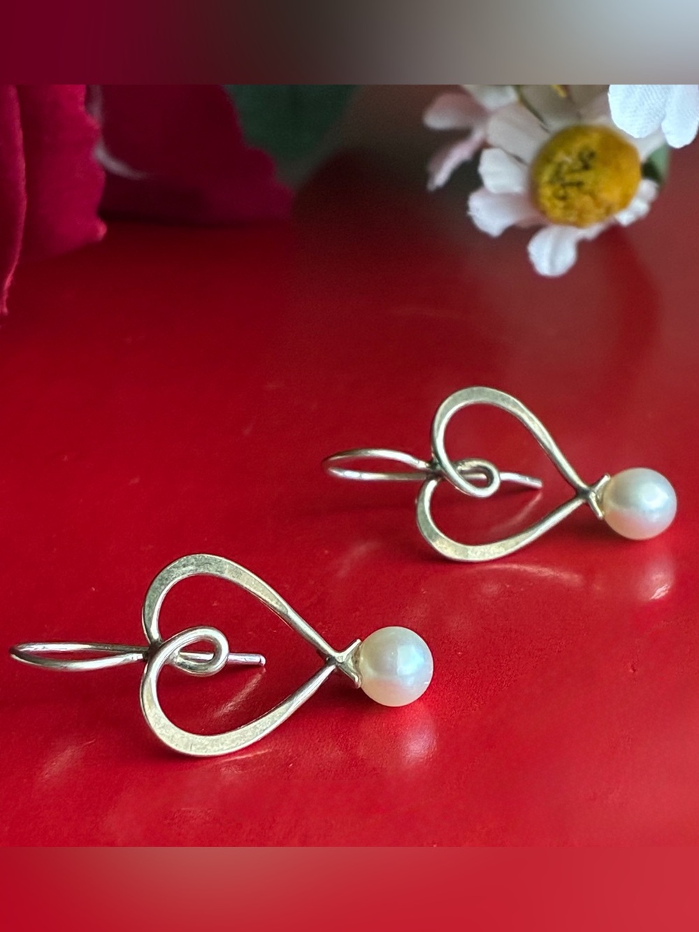 925 Sterling Silver Heart Pearl Drop Earrings - White Pearls
